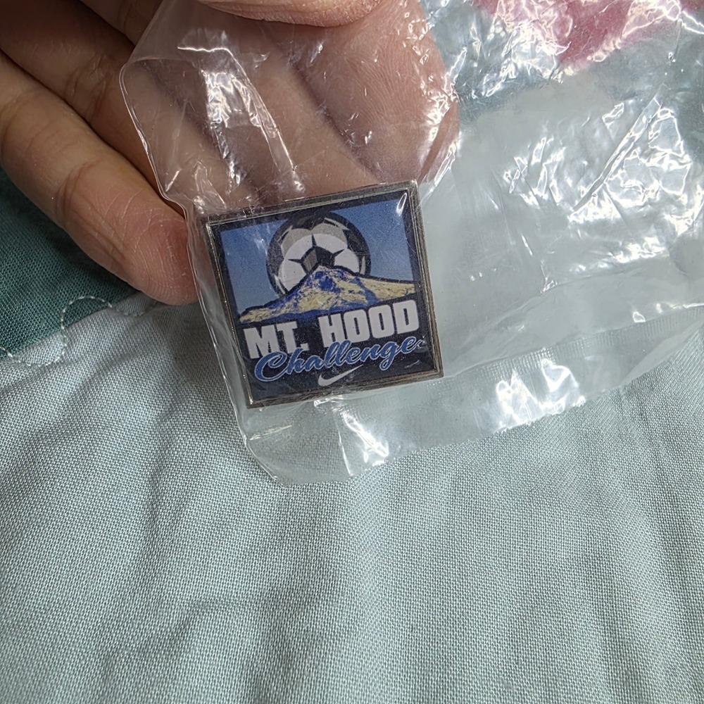 Nike Mt. Hood Challenge Soccer Tournament Enamel Pin Blue Silver